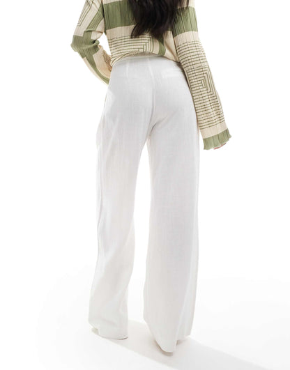 Tailored Wide Leg Trousers With Pleat Detail