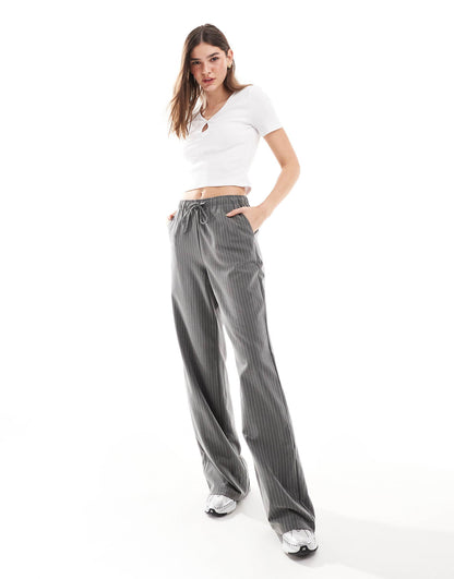 Ribbed Keyhole Detail Top