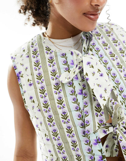 Quilted Gilet With Bows