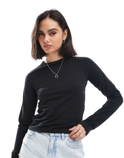 Long Sleeve Fitted T-Shirt