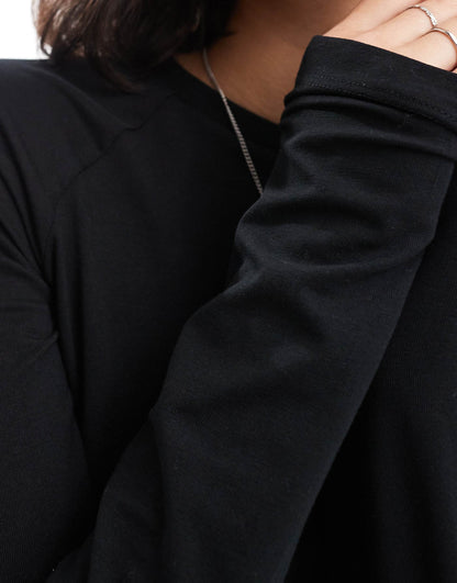 Long Sleeve Fitted T-Shirt
