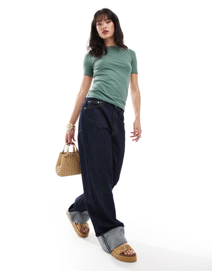 Boat Neck Fitted T-Shirt