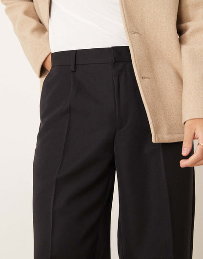 Smart Oversized Tapered Trousers With Front Pleat