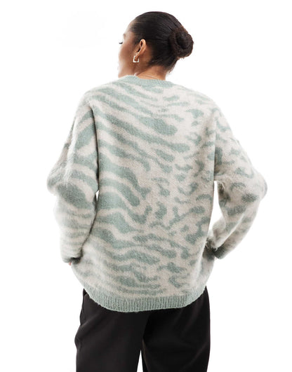 Round Neck Animal Print Jumper