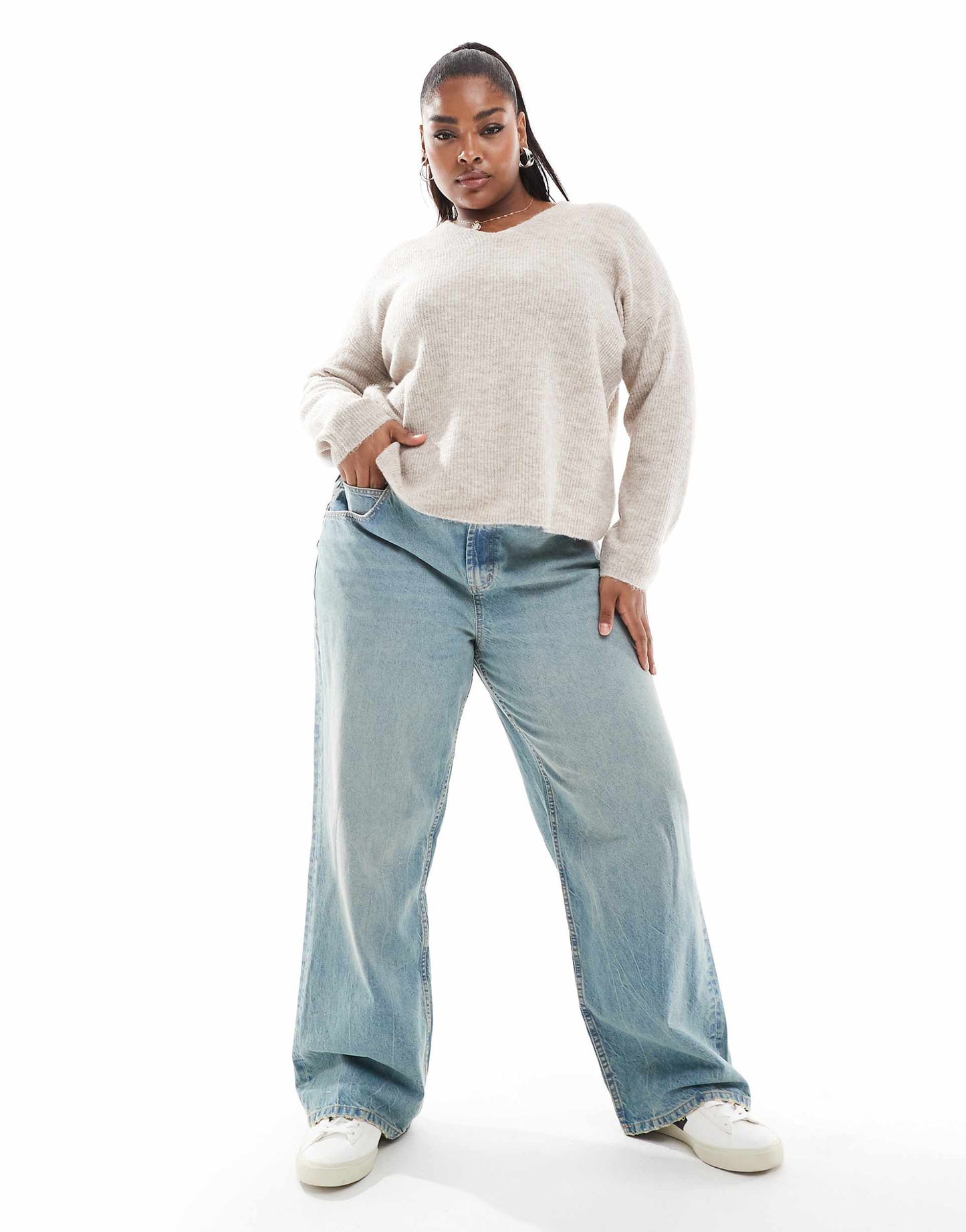 Curve V-Neck Jumper