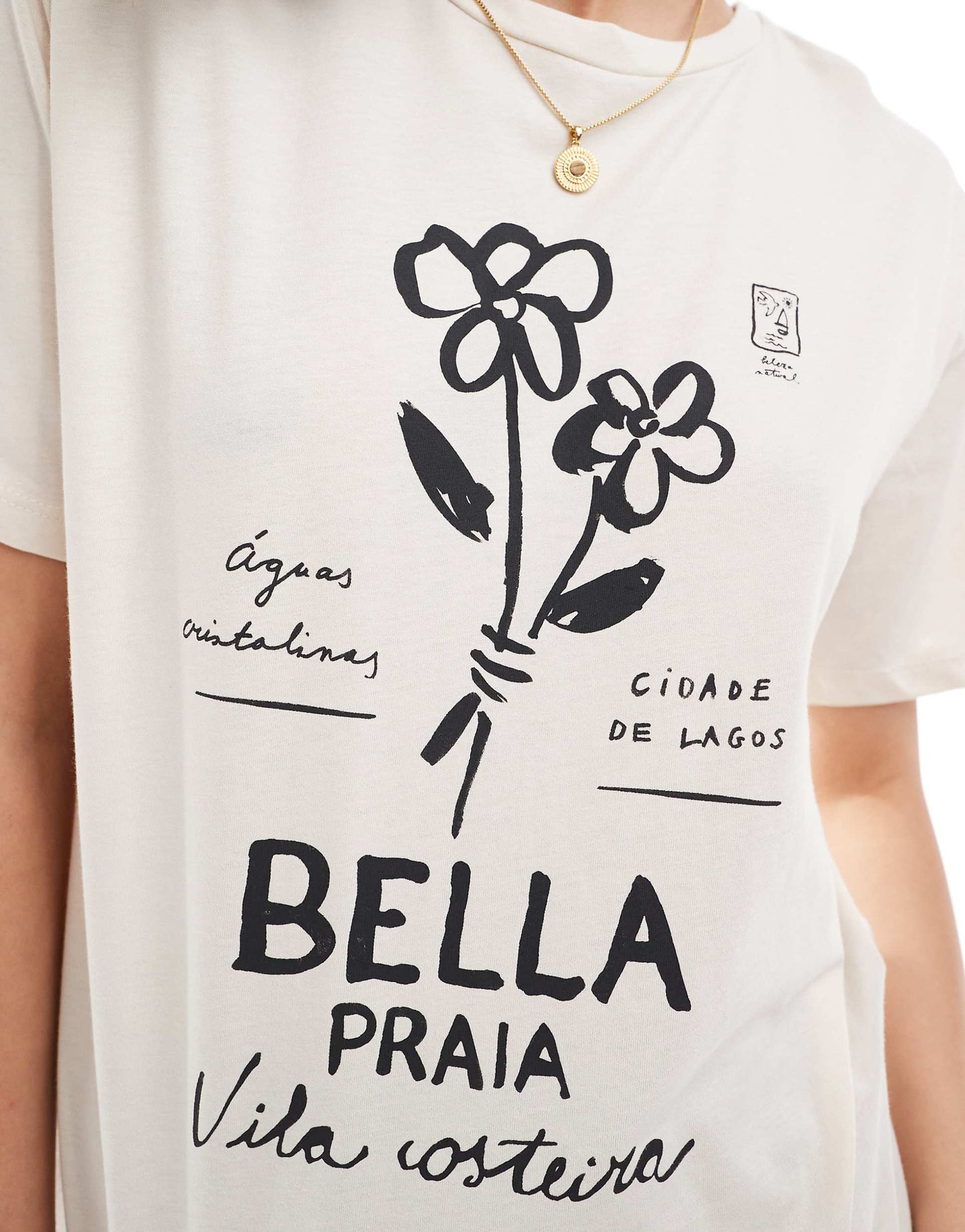 'Bela Praia' Graphic T-Shirt