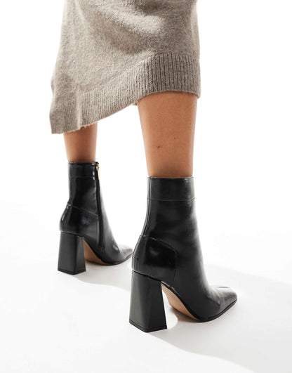 Everest Flared Heel Boots