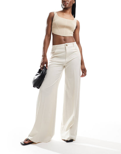 Wide Leg Tailored Trouser