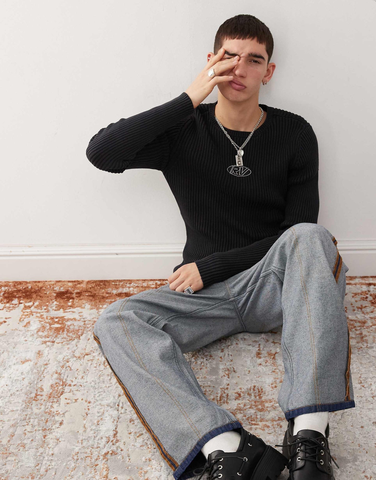 Ribbed Knit Top With Spray And Badge Logo