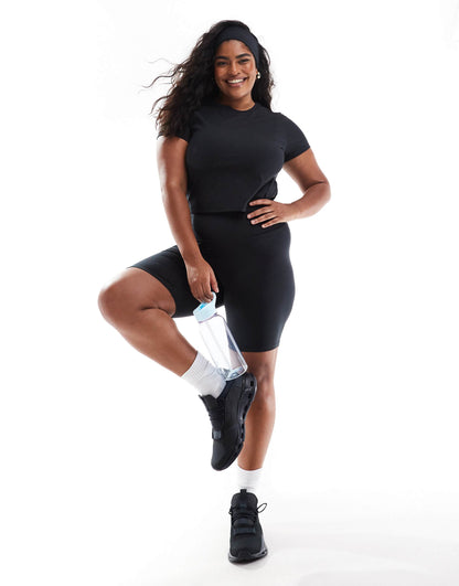 Curve Icon 8 Inch Soft Touch Legging Short
