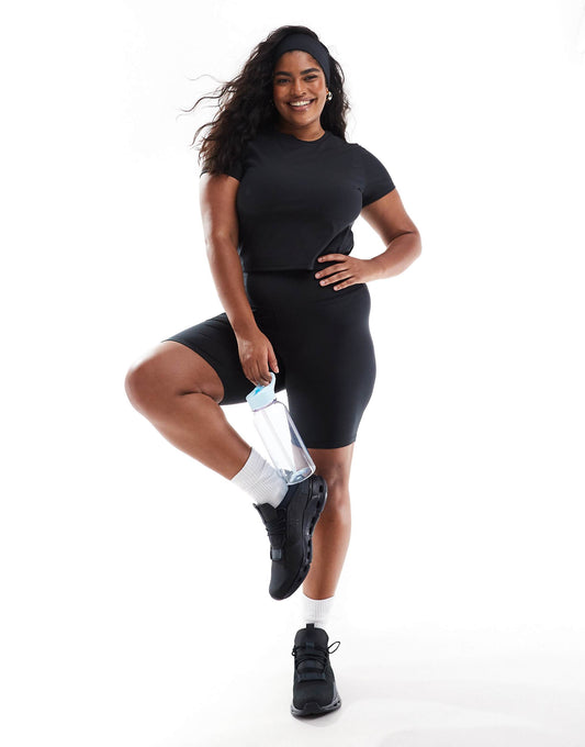 Curve Icon 8 Inch Soft Touch Legging Short
