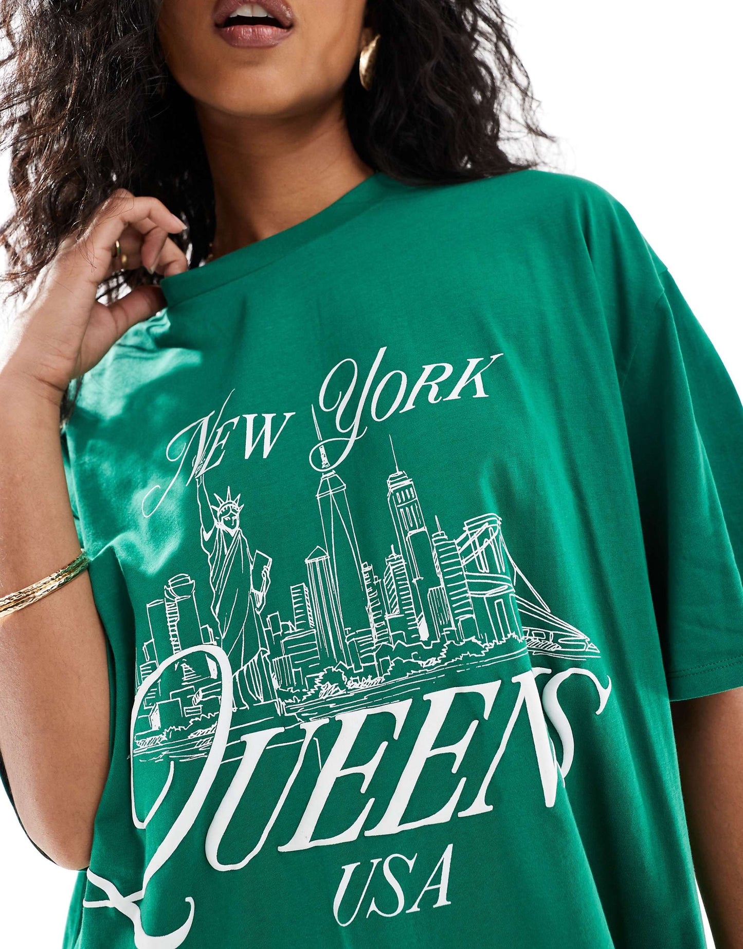 Boyfriend Fit T-Shirt With Queens New York Puff Graphic