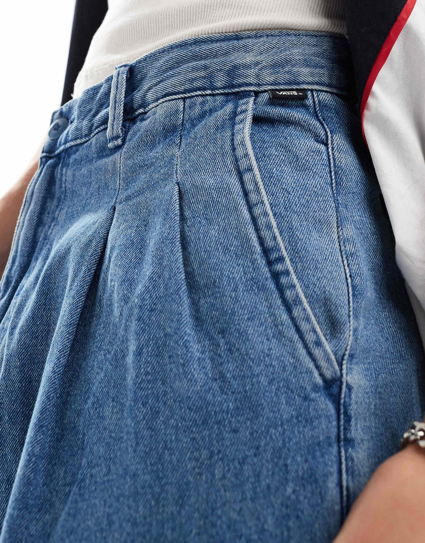 Authentic Loose Tapered Pleated Jeans