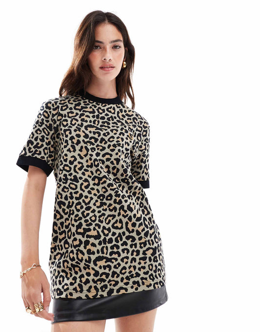 Oversized Leopard Print T-Shirt