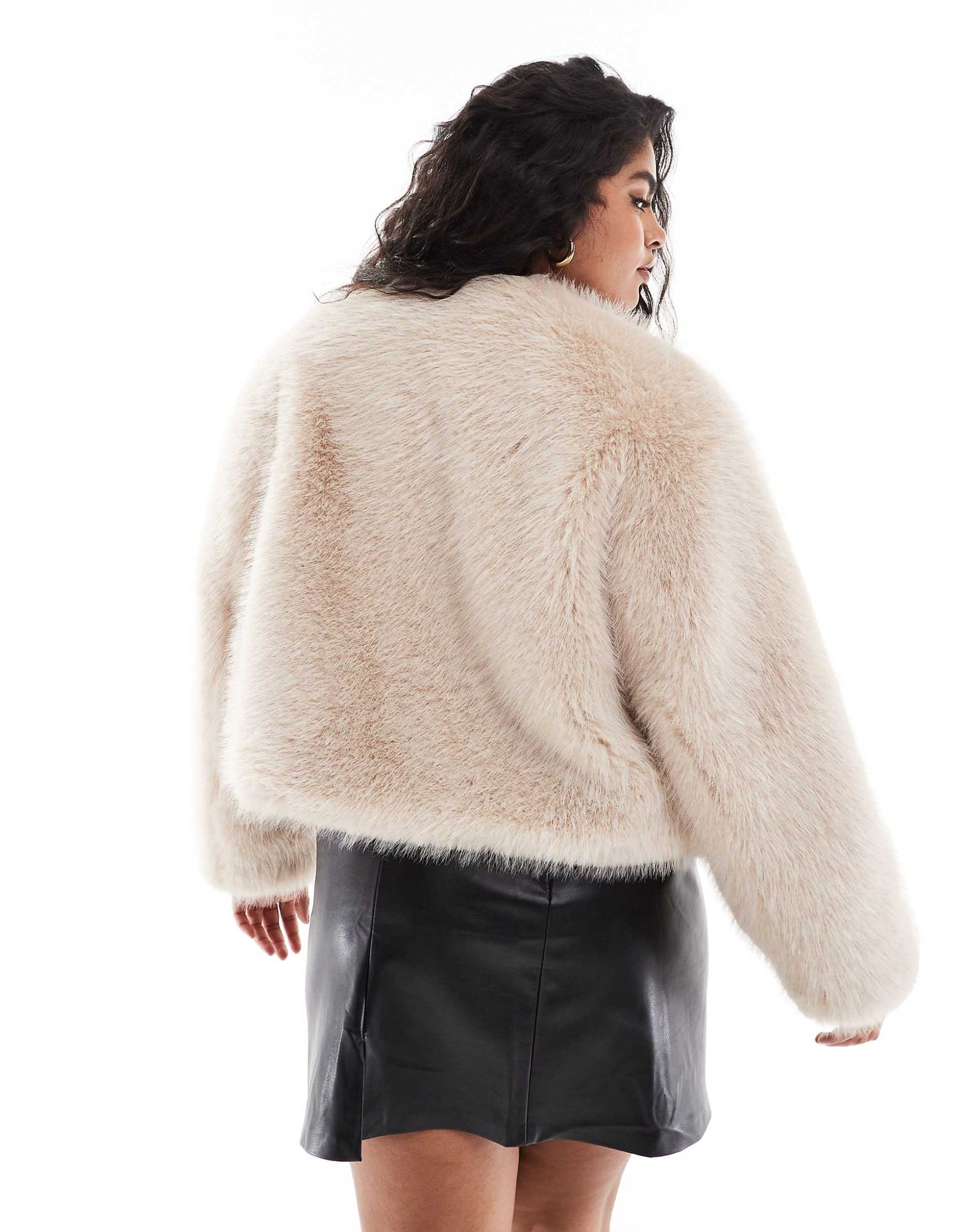 Plus Cropped Faux Fur Pocket Detail Jacket