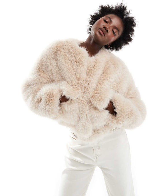 Cropped Faux Fur Pocket Detail Jacket