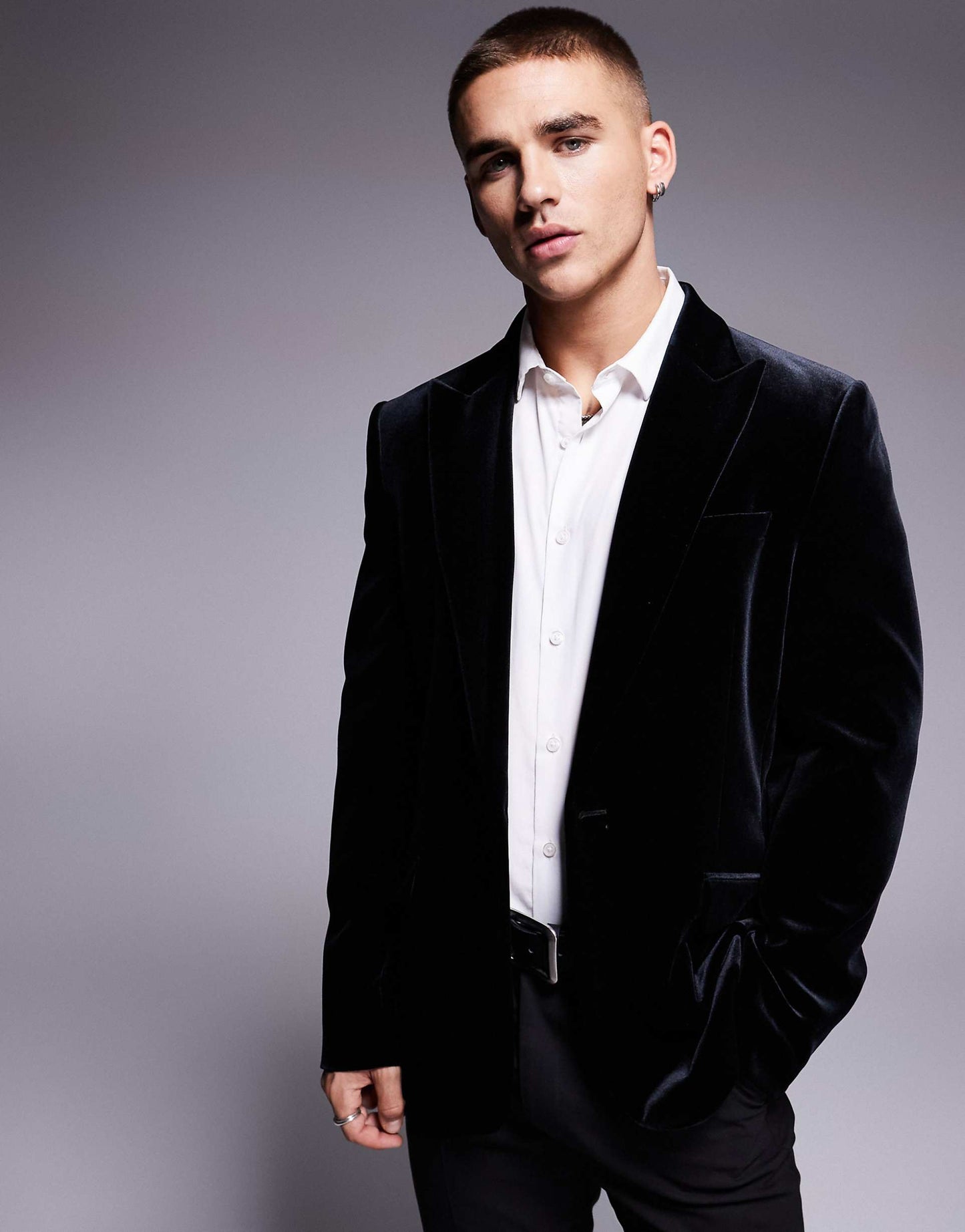 Slim Fit Velvet Blazer