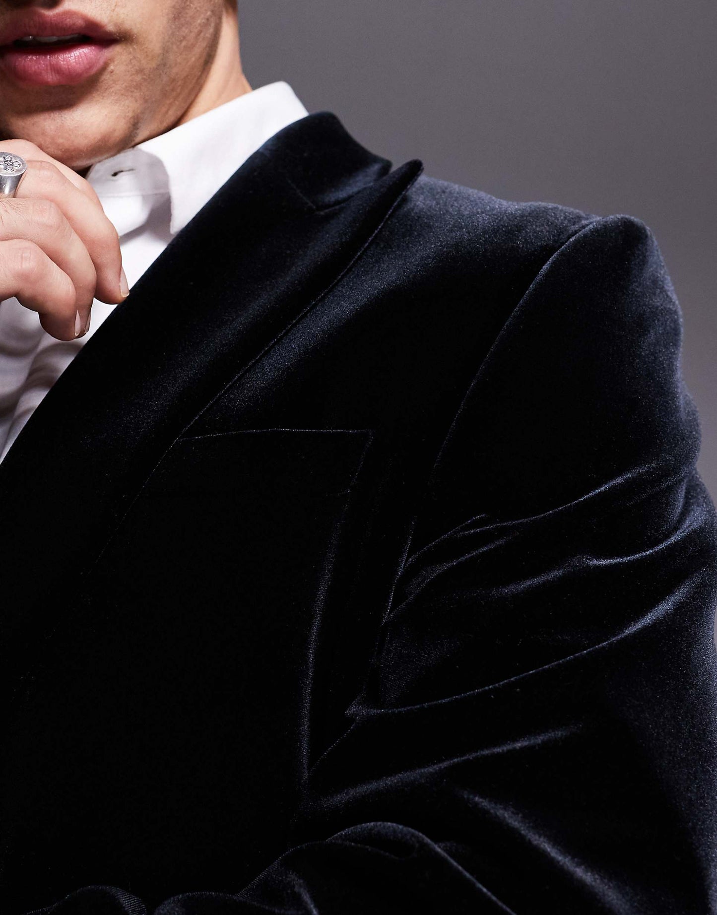 Slim Fit Velvet Blazer