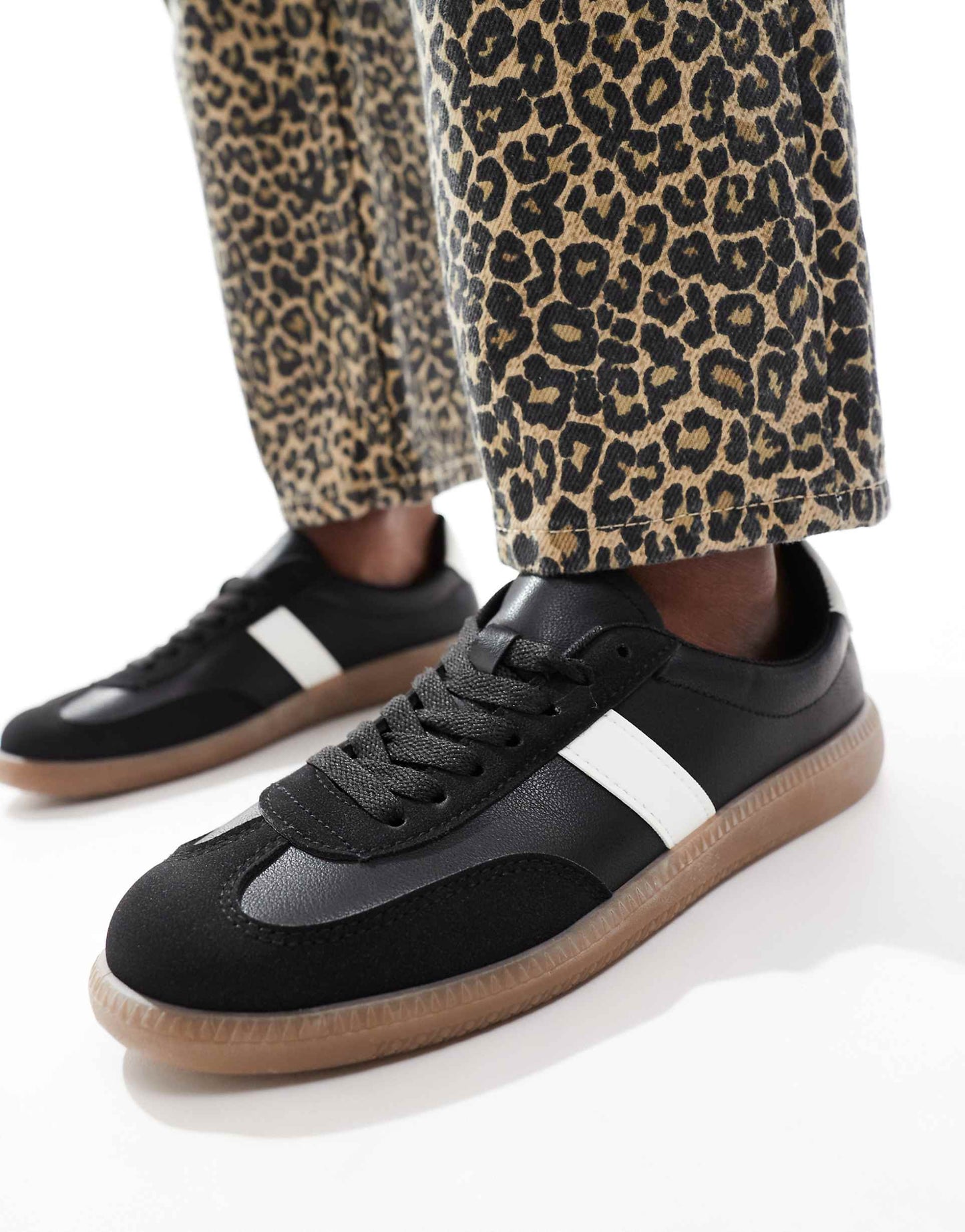 Cally Trainer With Gum Sole