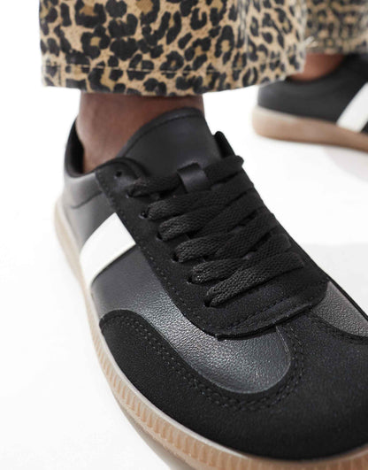 Cally Trainer With Gum Sole