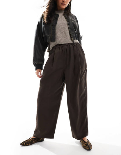Premium Casual Pull On Trousers With Pleat Detail
