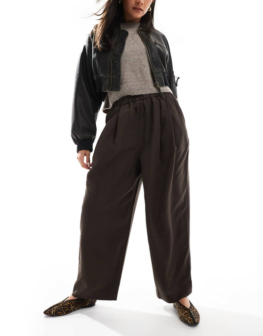 Premium Casual Pull On Trousers With Pleat Detail