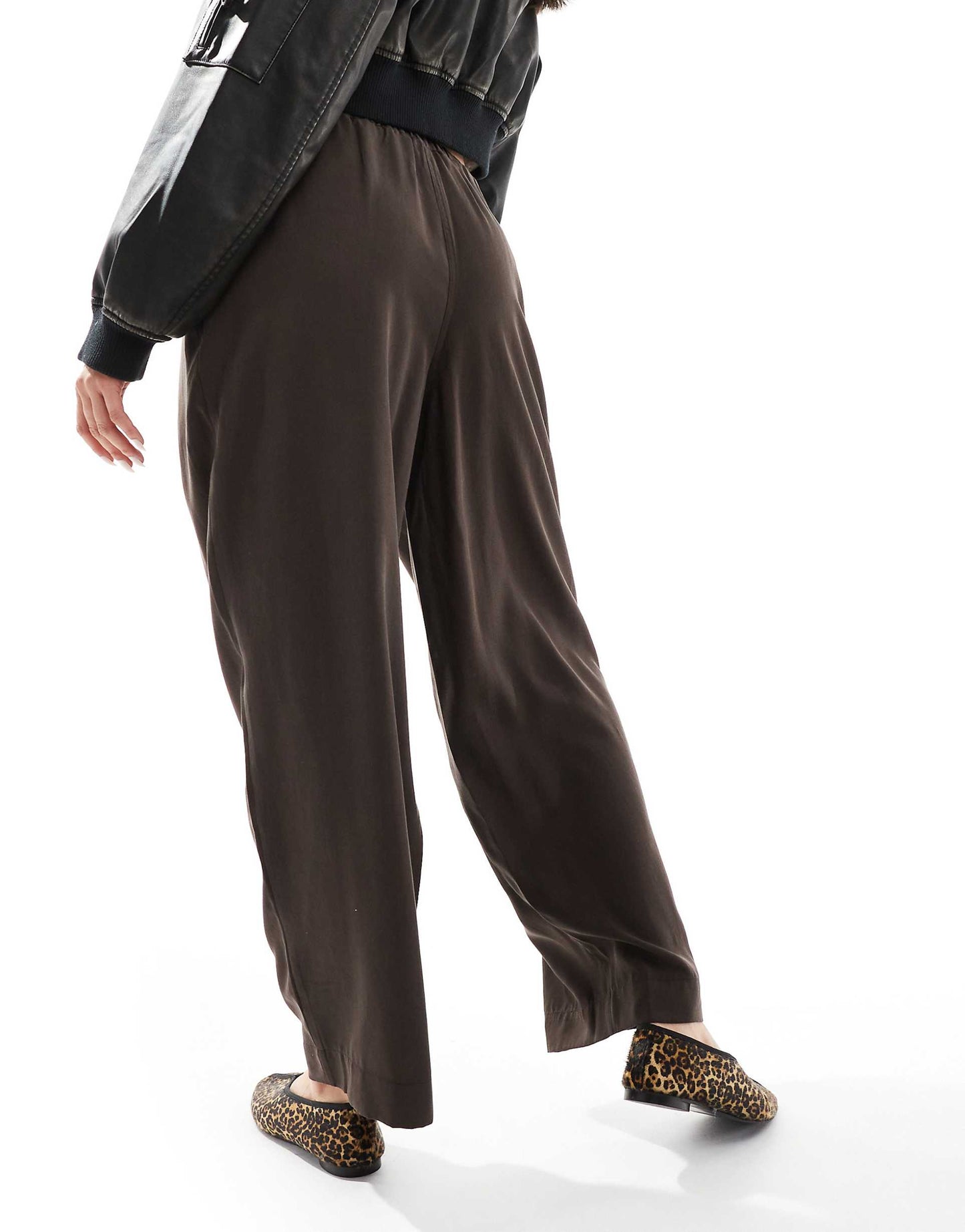 Premium Casual Pull On Trousers With Pleat Detail