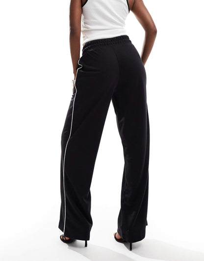 Wide Leg Jogger With Piping Detail