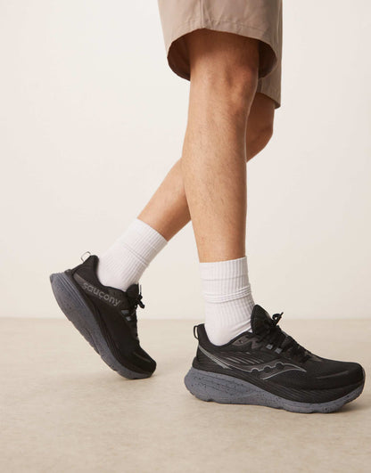 Hurricane 24 Running Trainers