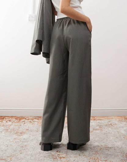 Wide Leg Trouser