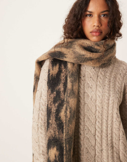 Woven Scarf With Fluffy Leopard Design