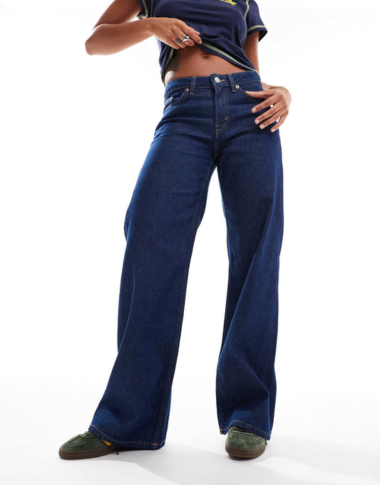 Imoo Low Waisted Wide Fit Jeans