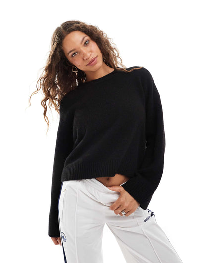 Round Neck Relaxed Knitted Sweater