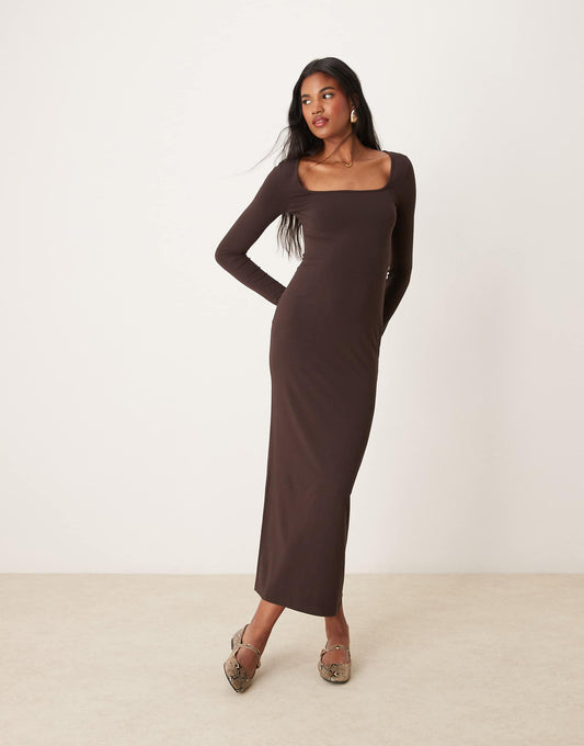 Long Sleeve Scoop Neck Maxi Dress
