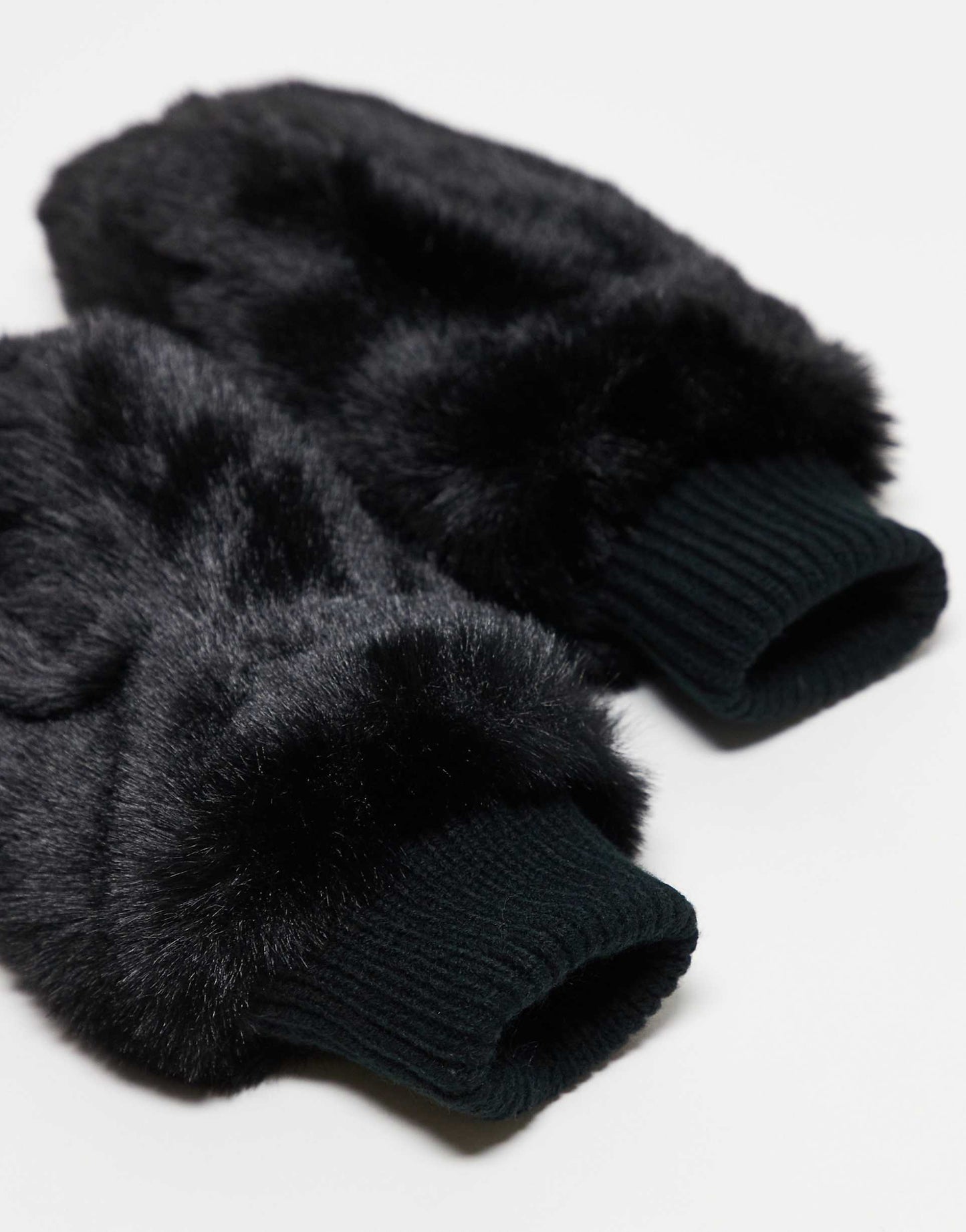 Oversized Faux Fur Mitten