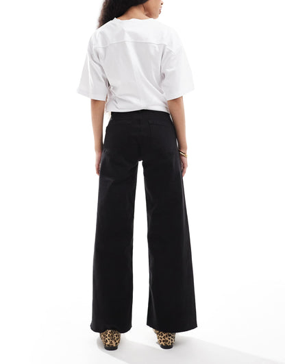 Petite Wide Leg Jeans
