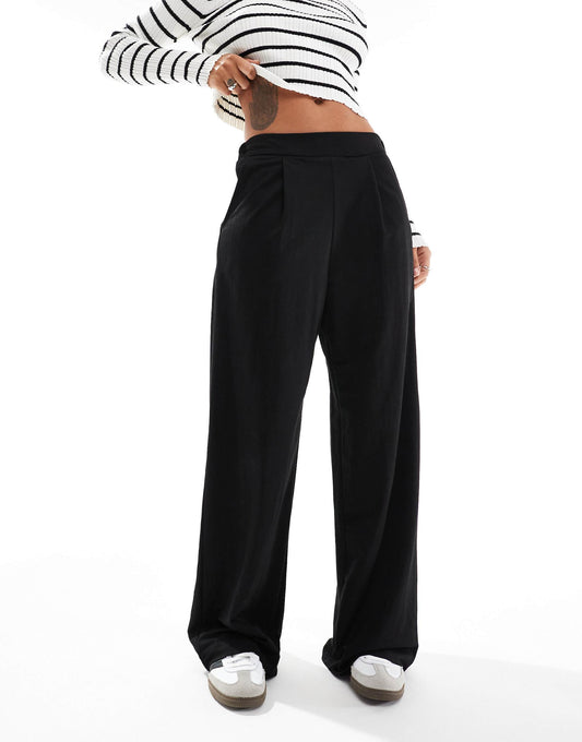 Pleat Front Wide Leg Trousers