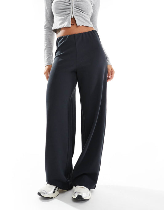 Loose Pull On Trousers