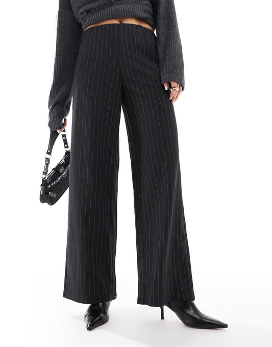 Loose Pull On Wide Leg Trousers