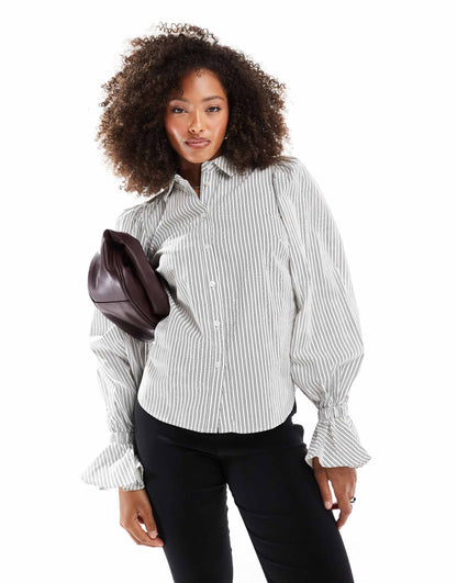 Cotton Volume Sleeve Ruffle Cuff Shirt