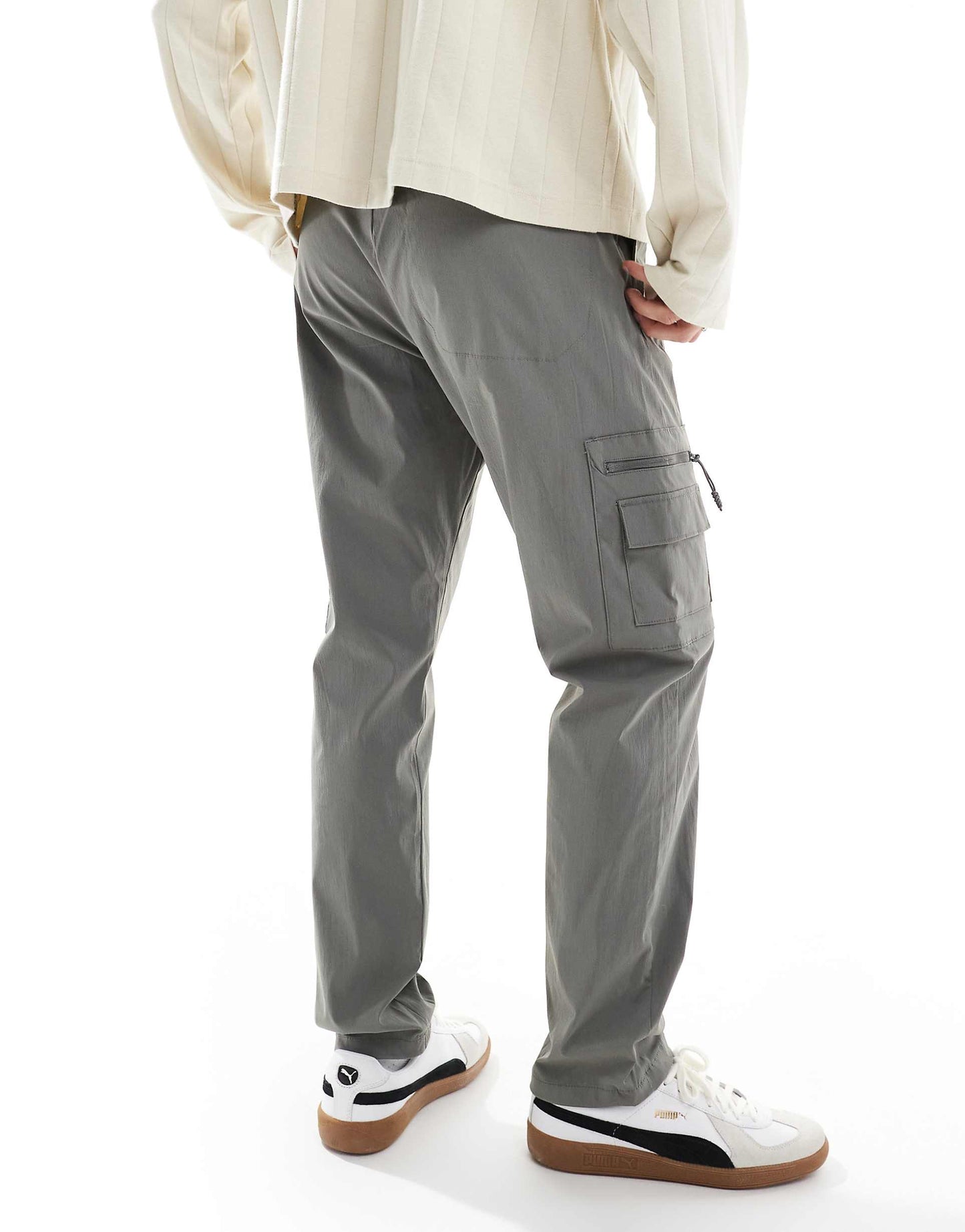 Relaxed Utility Cargo