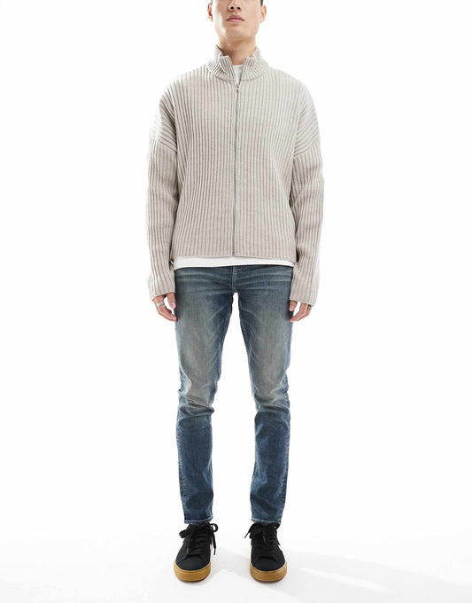 Skinny Jeans With Green Tint