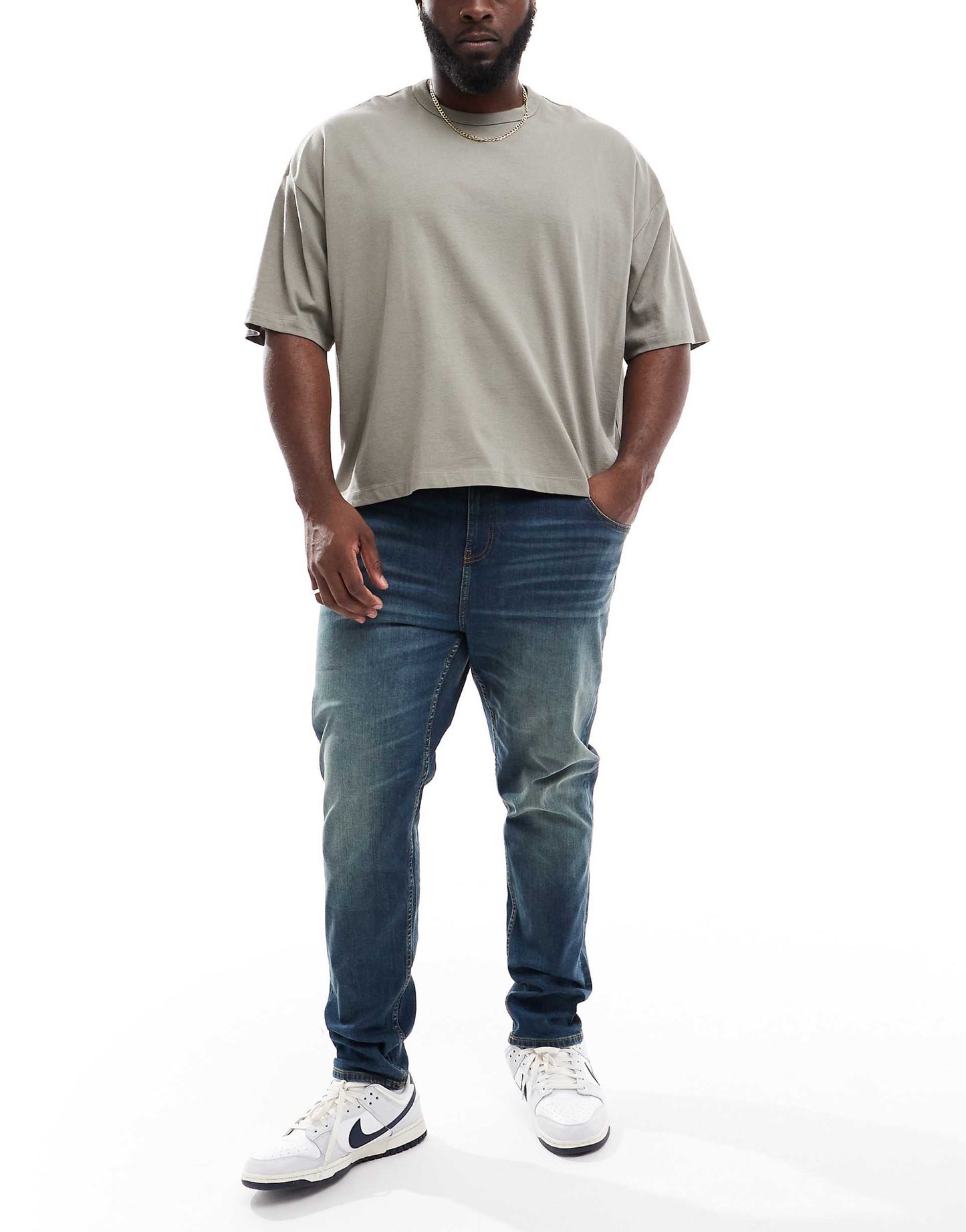 Skinny Jeans With Green Tint