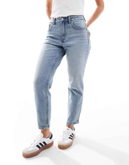 Petite Slim Fit Comfort Mom Jeans