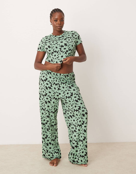 Curve Poly T-Shirt And Trouser Pyjama Set