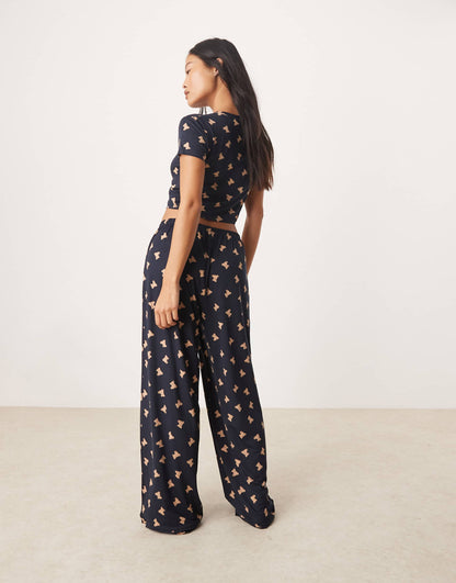 Petite Poly T-Shirt And Trouser Pyjama Set