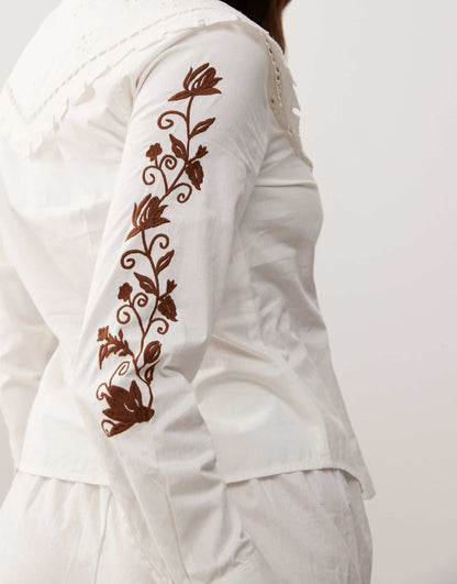 Fitted Collar Shirt With Western Embroidery Detail