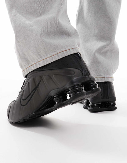 Shox R4 Trainers