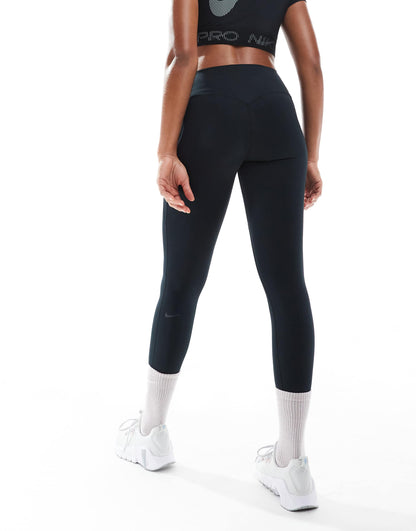 Universa Training Dri-Fit High Waisted 7/8 Pocket Leggings