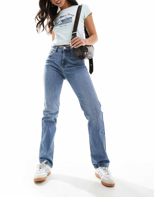 Mid Rise Straight Comfort Jean
